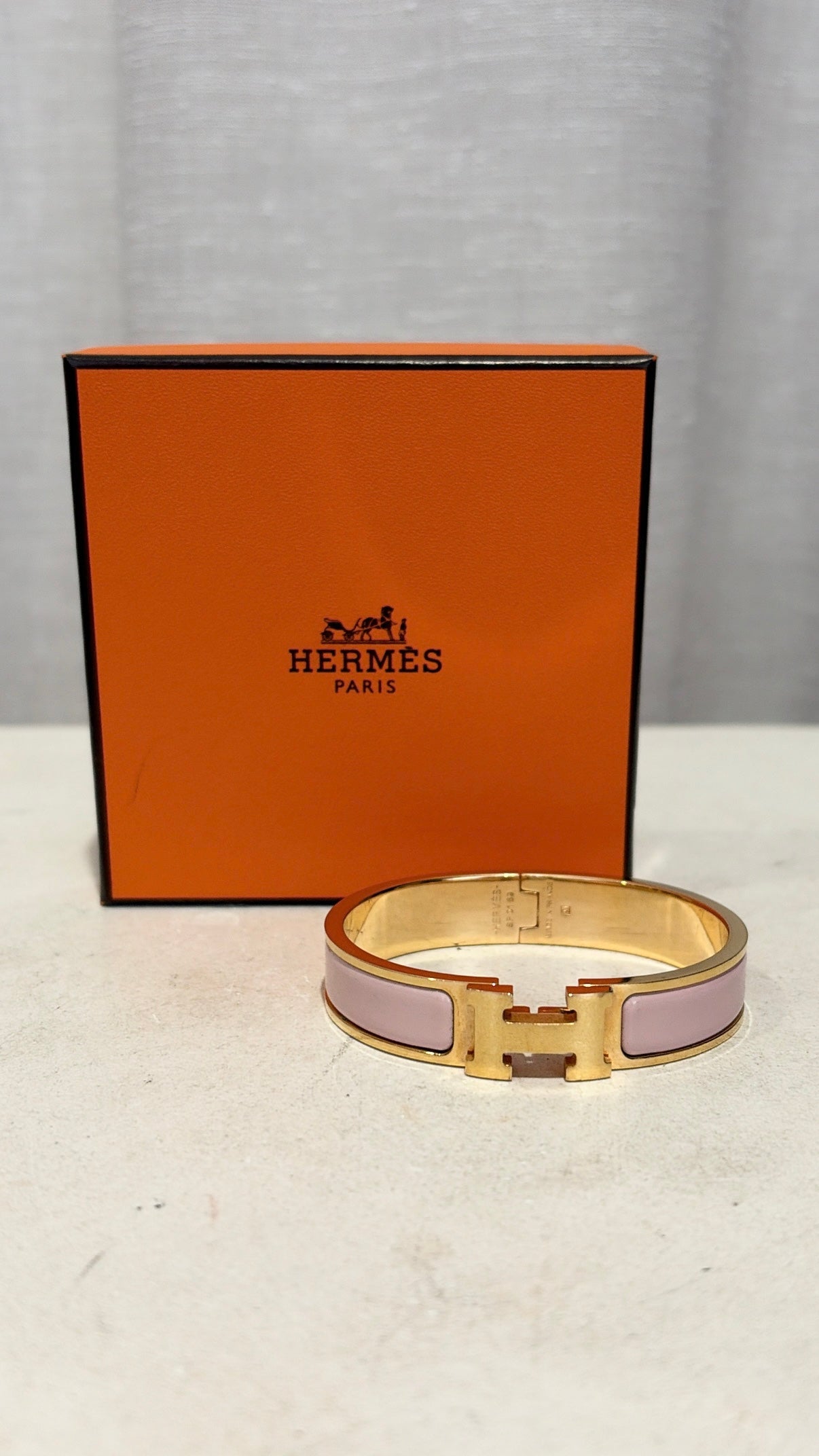 Hermès Clic H Bracelet Pink And Gold