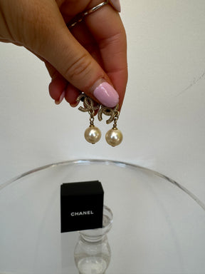 Chanel Pearl Drop Earings Gold Hardware