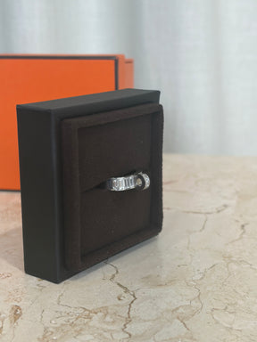 Hermès White Gold and Baguette Diamond Kelly Ring