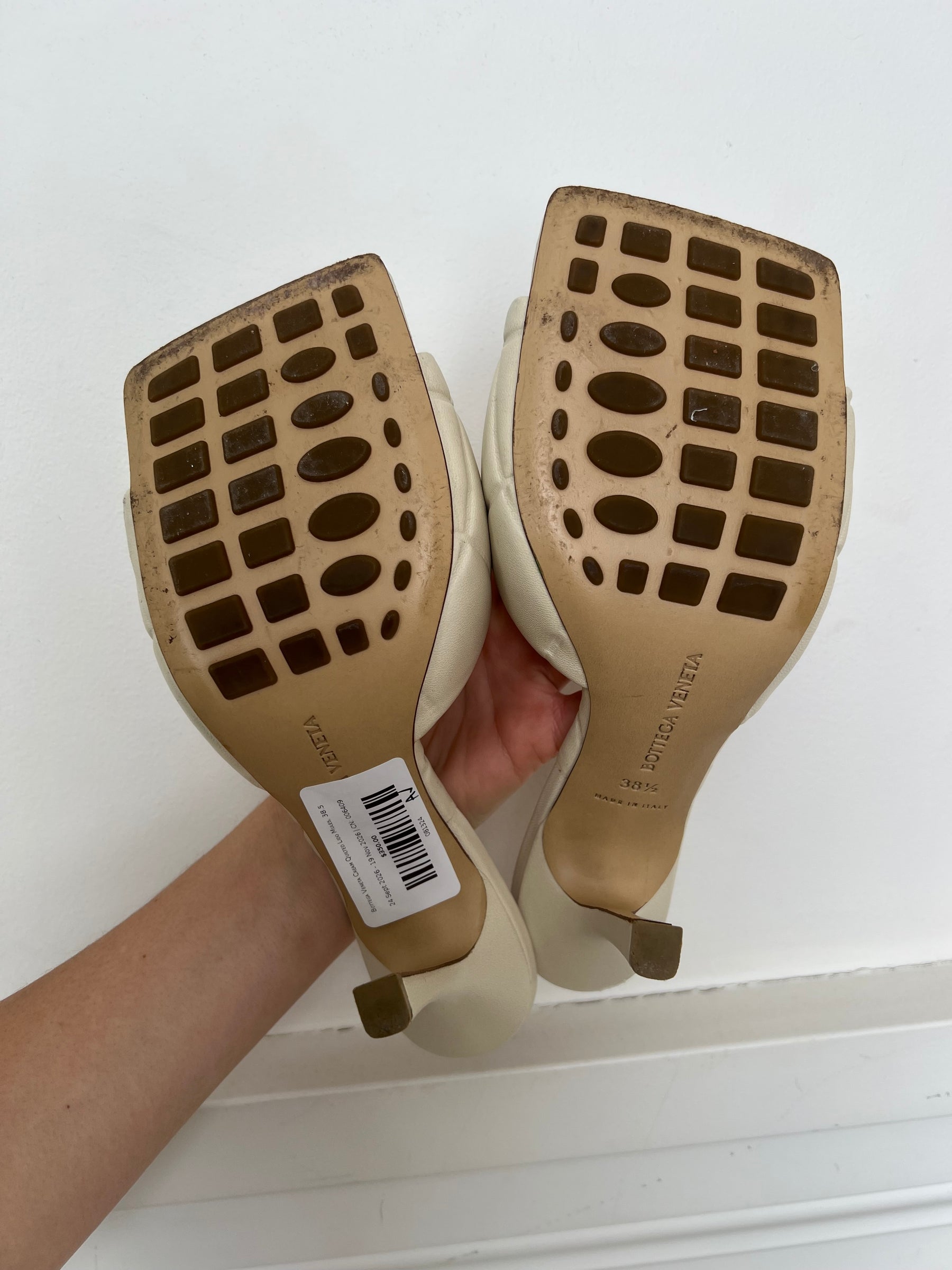 Bottega Veneta Cream Quilted Lido Mules, 38.5