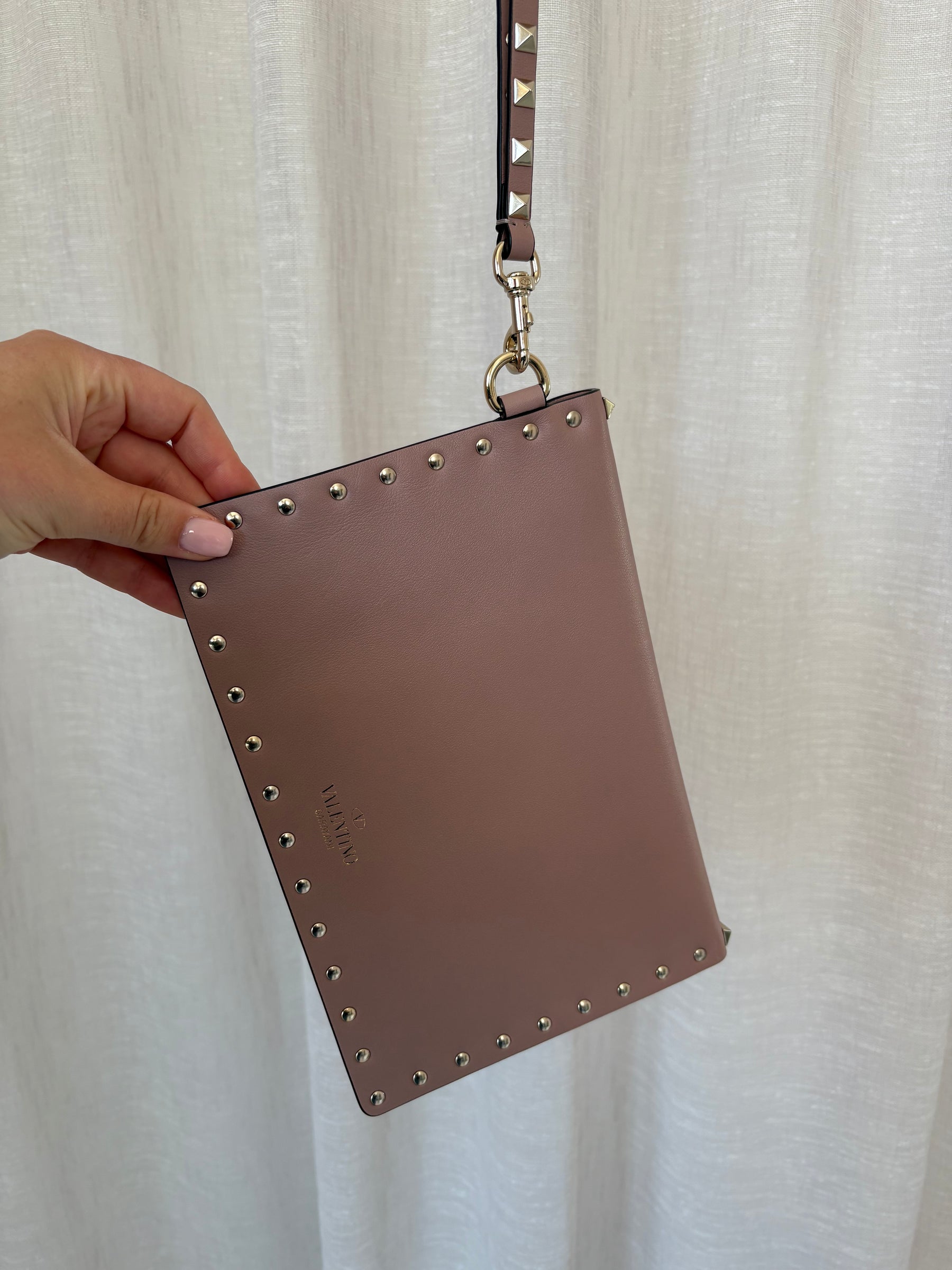Valentino Garavani Beige Rockstud Envelope Wristlet
