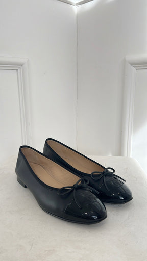 Chanel Black Leather Ballerinas, 39 C