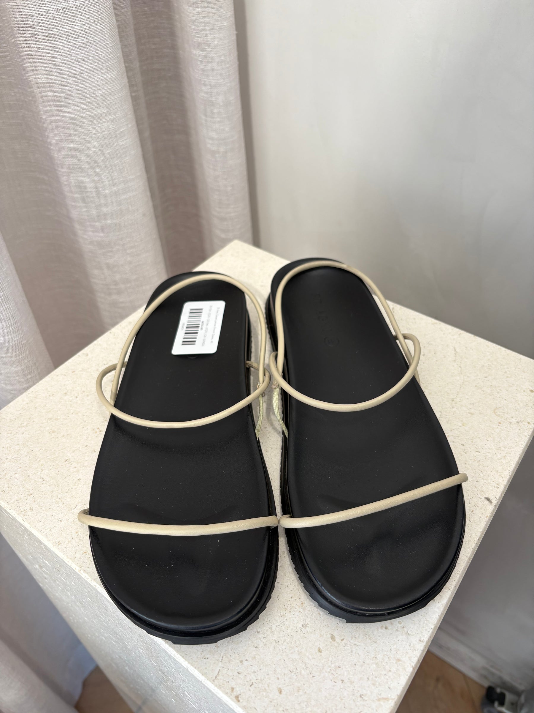 St Agni. Cream Leather Strappy Sandal, 41