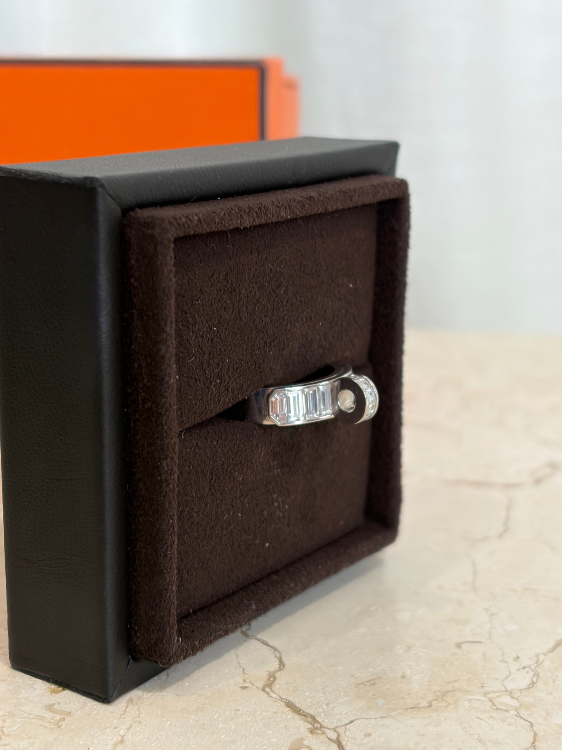 Hermès White Gold and Baguette Diamond Kelly Ring