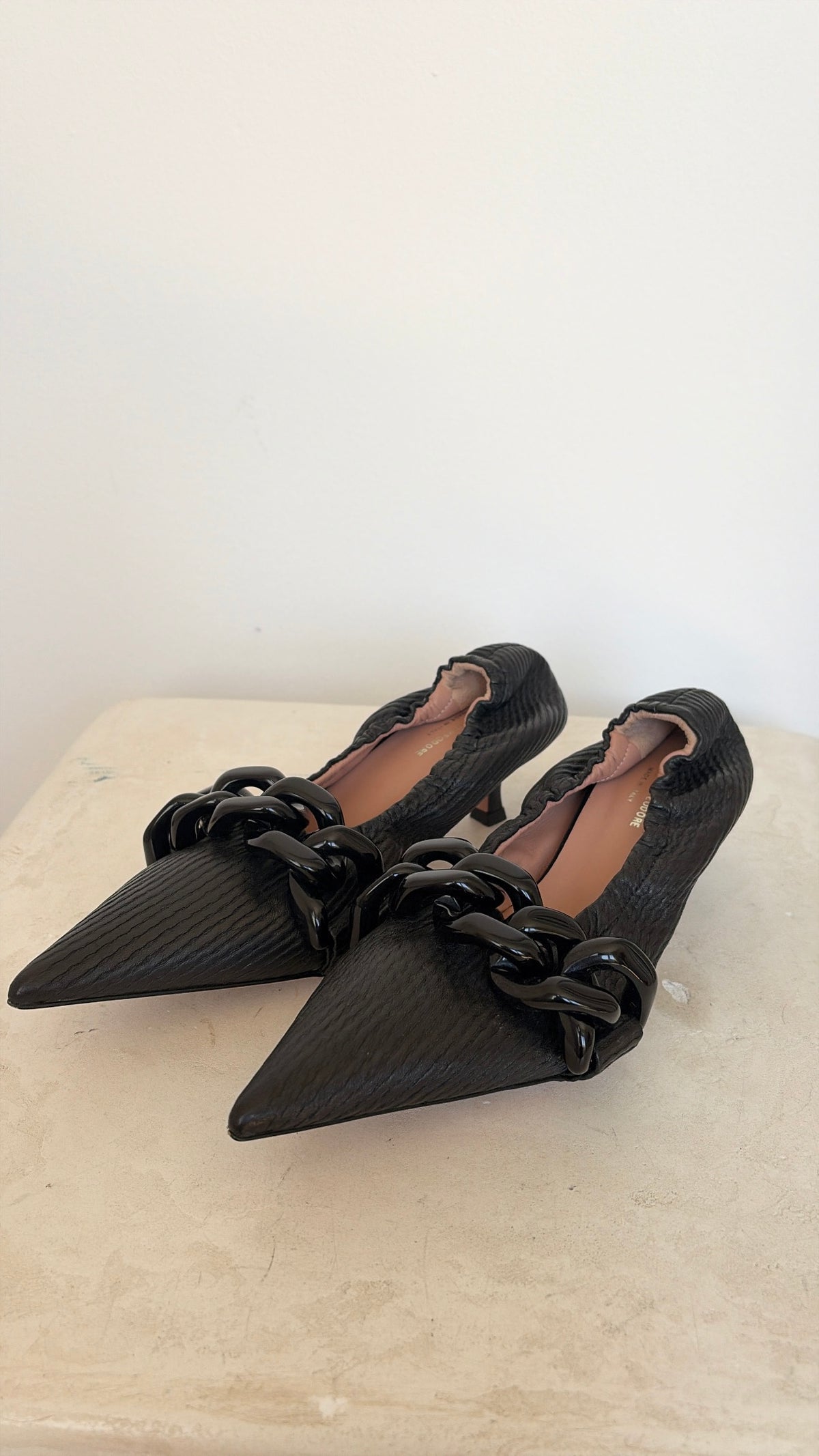 Scanlan Theodore Black Textured Stretch Pumps, 36