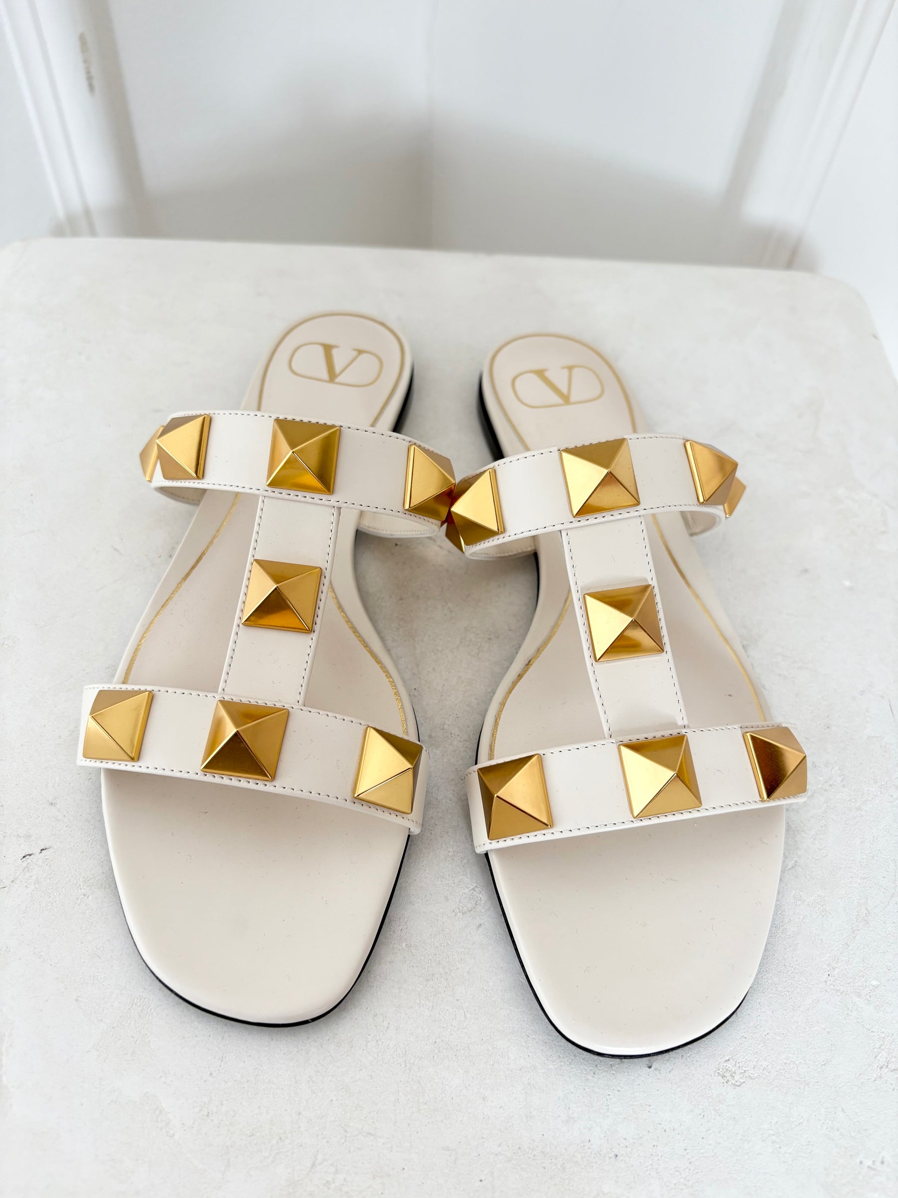 Valentino Roman Stud Calfskin Slide Sandal Cream, 38.5
