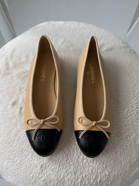 Chanel Beige and Black Ballet Flats, 39 C