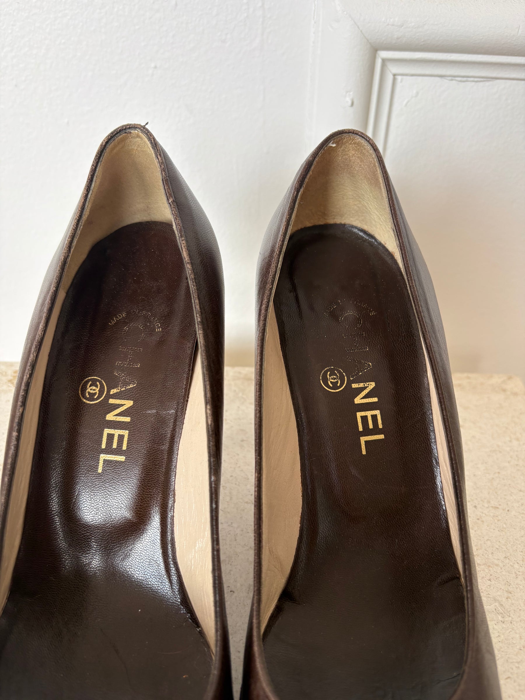 Chanel Brown Leather Pointed Pumps, 38.5