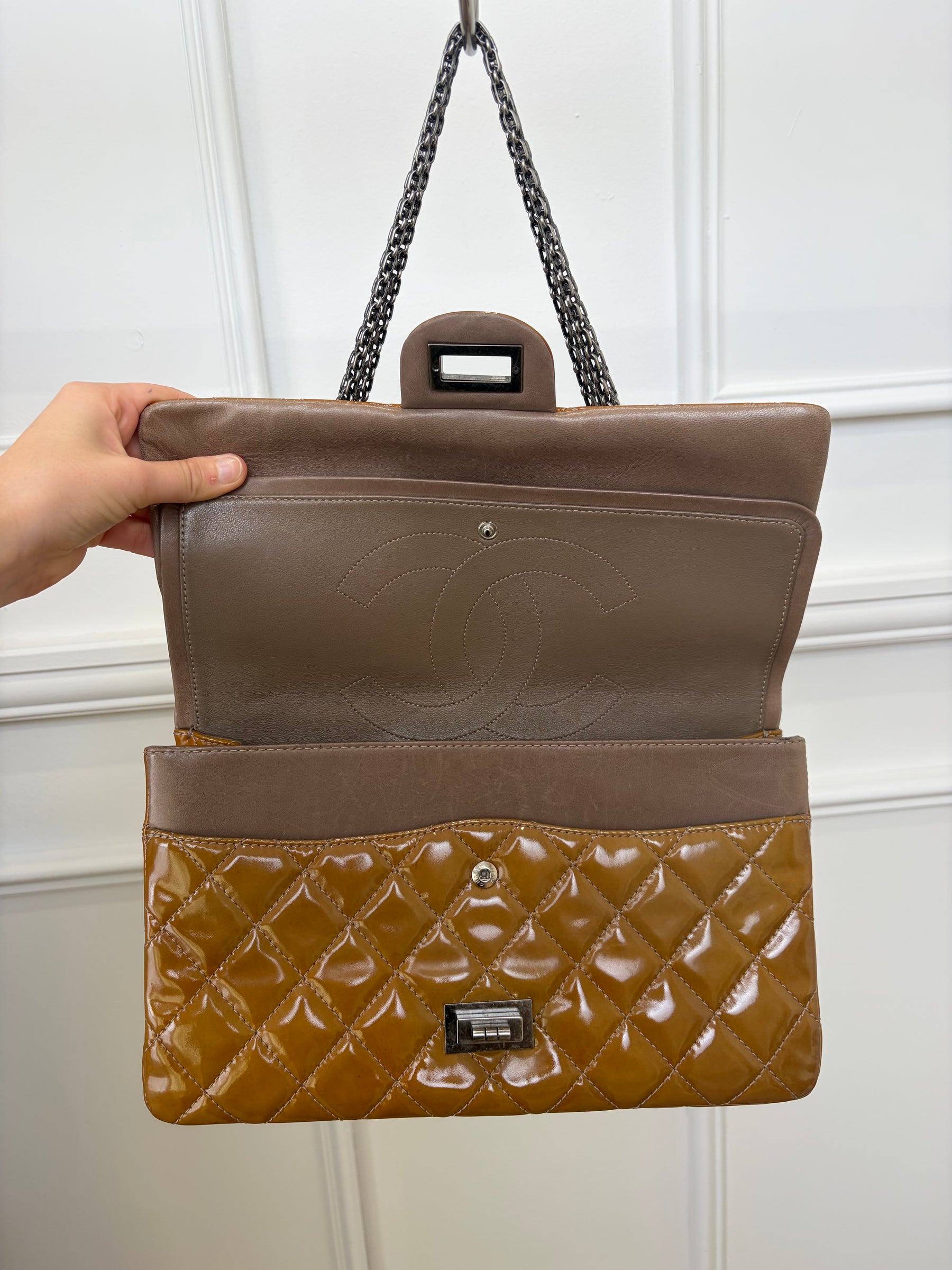 Chanel Reissue 2.55 Patent Bag Silver Hardware In Whiskey
