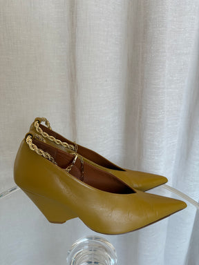 Camilla and Marc Cumin Ankle Chain Pumps, 40