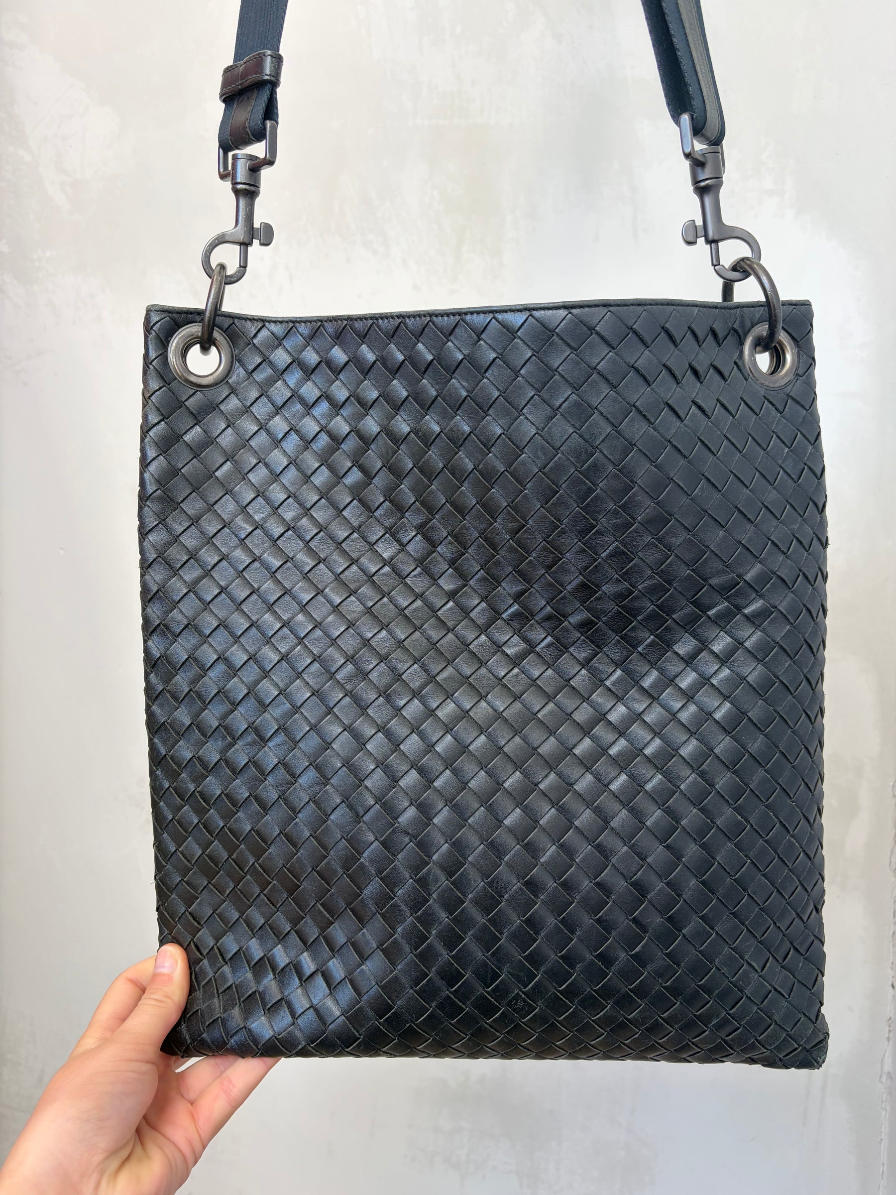 Bottega Veneta Intracciato Black Leather Messenger Bag