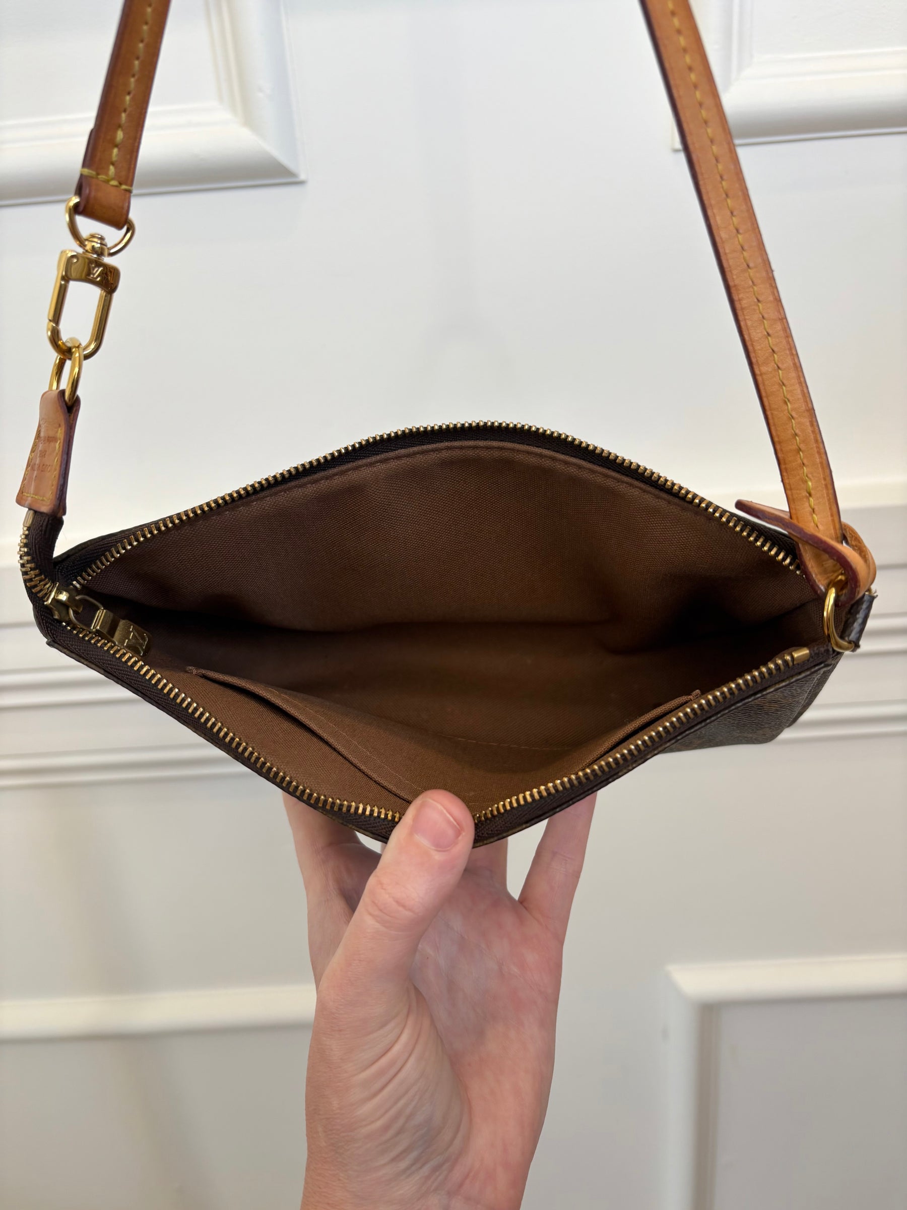 Louis Vuitton Monogram Pochette