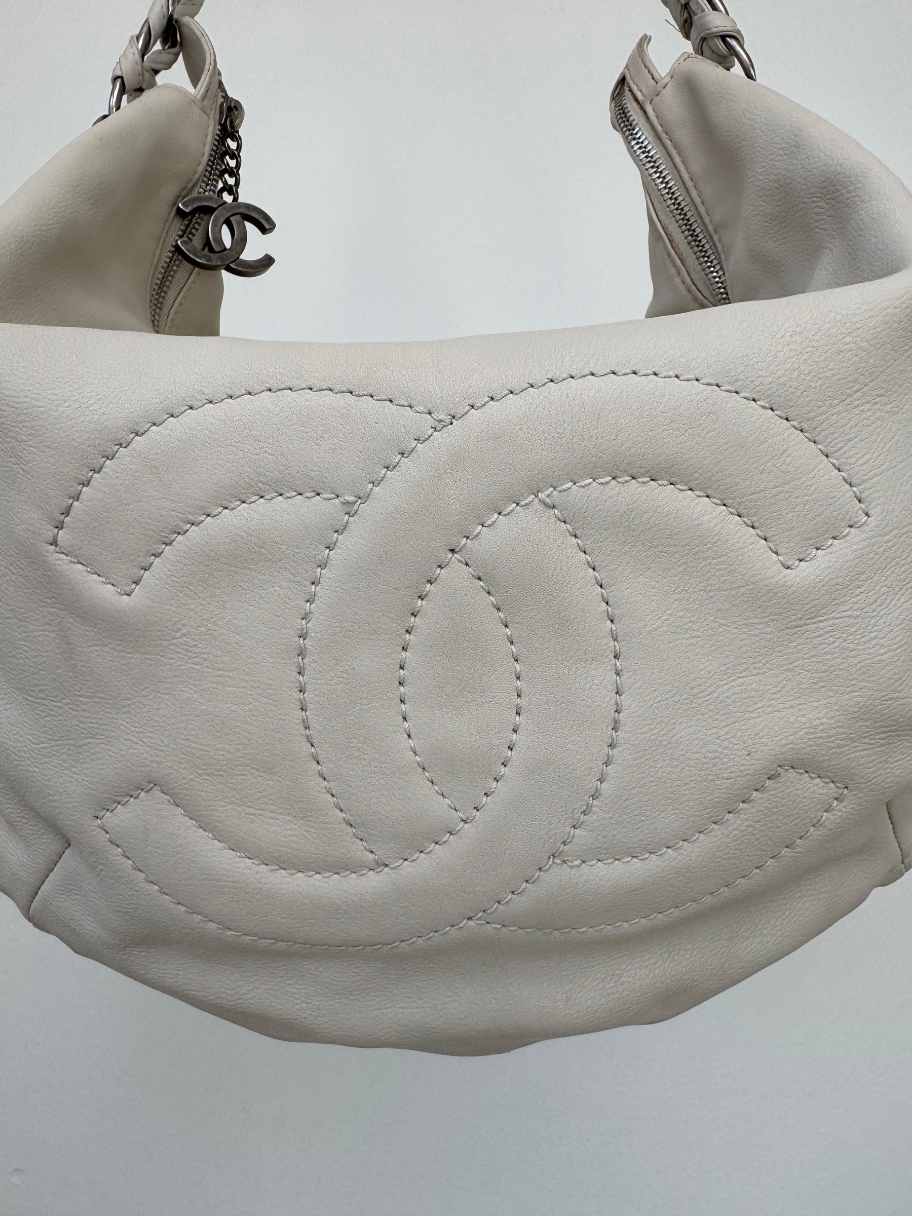 Chanel Calfskin Modern Chain Hobo White handbag, 2006