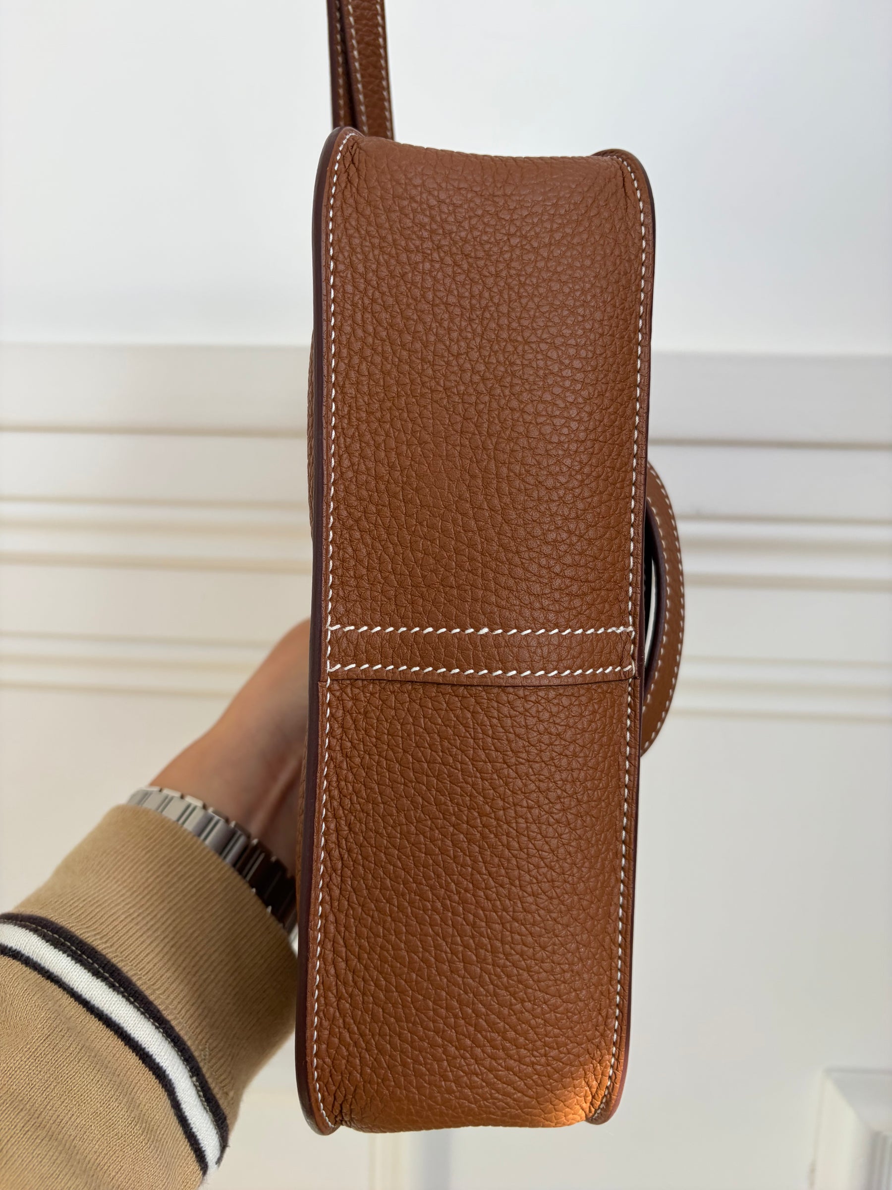 Hermès Halzan 25 in Gold Clemence Leather