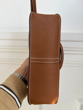 Hermès Halzan 25 in Gold Clemence Leather