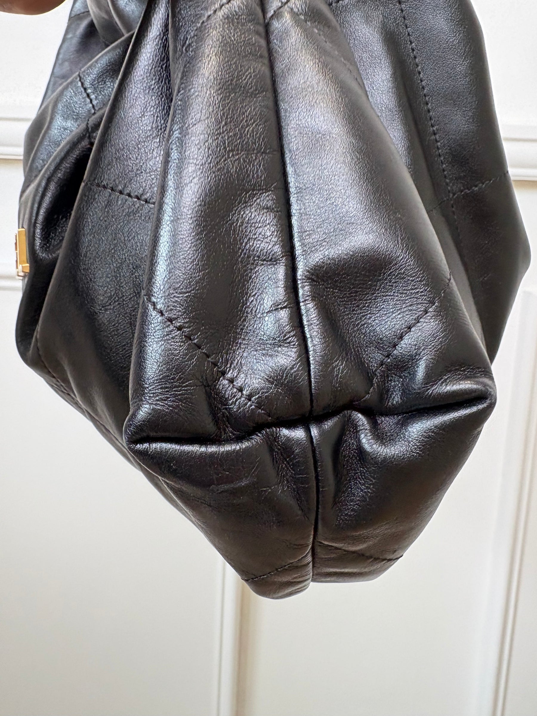 Chanel Black Leather Medium 22 Bag