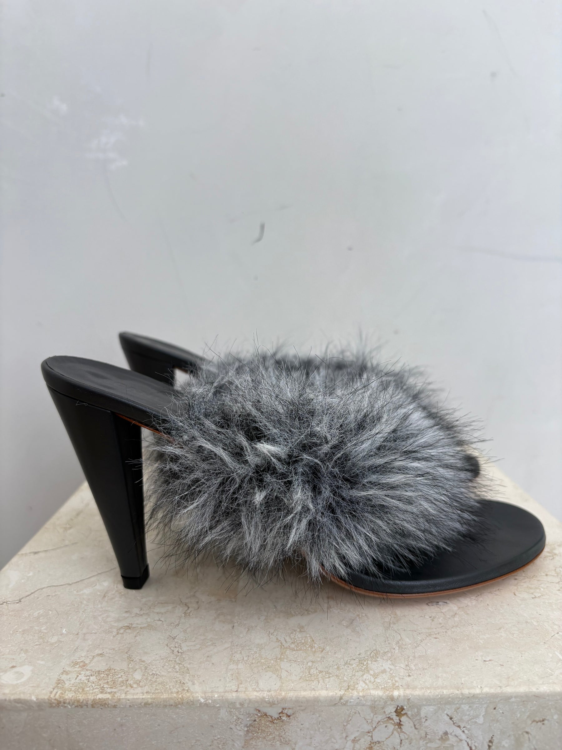 Scanlan Theodore Grey Faux-Fur T-Bar Heel, 41