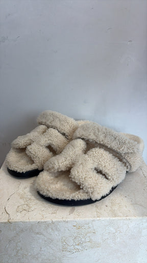 Hermès Shearling Chypre Sandals Cream, 38