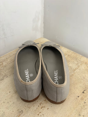 Chanel Grey Caviar Leather Ballet Flats, 39 C