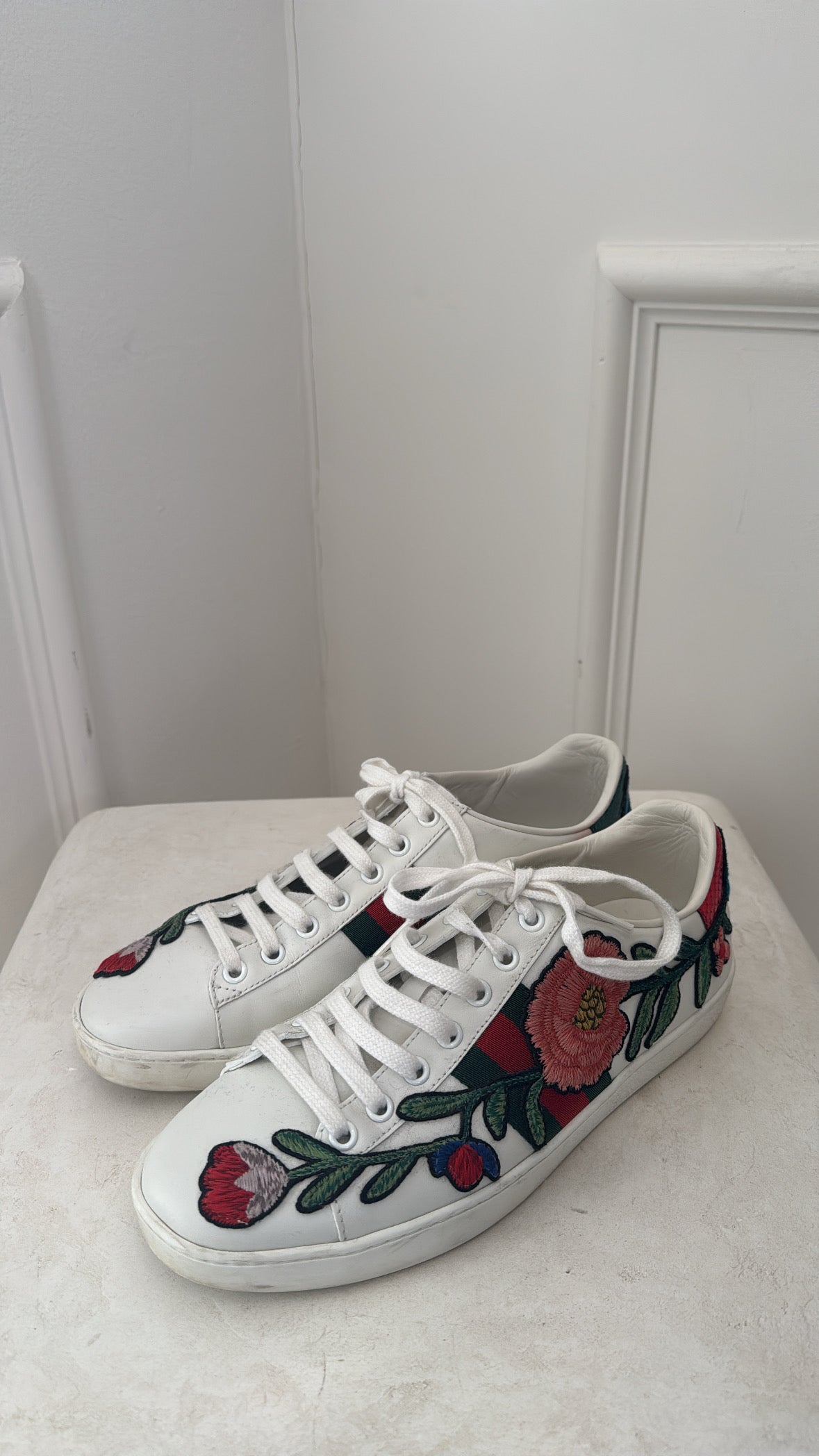 Gucci White Rose Embroidered Sneakers, 38