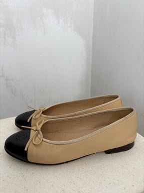 Chanel Beige Black Ballet Flats, 38