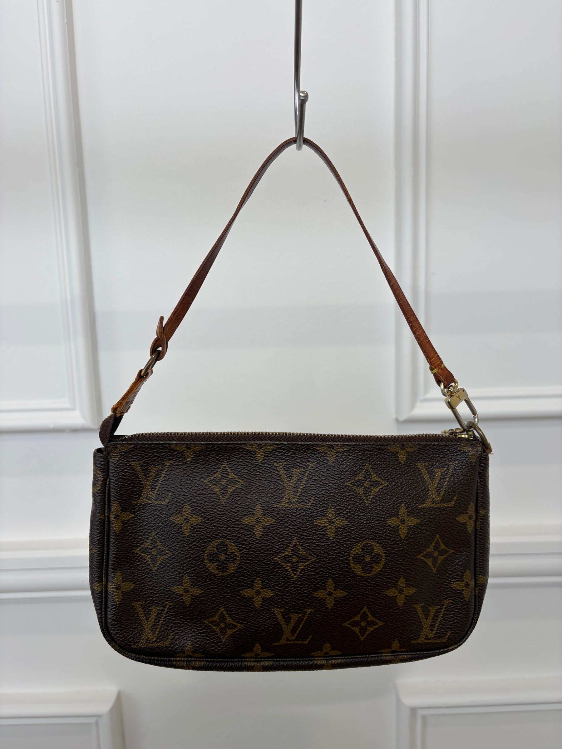 Louis Vuitton Canvas Monogram Pochette Accessoires