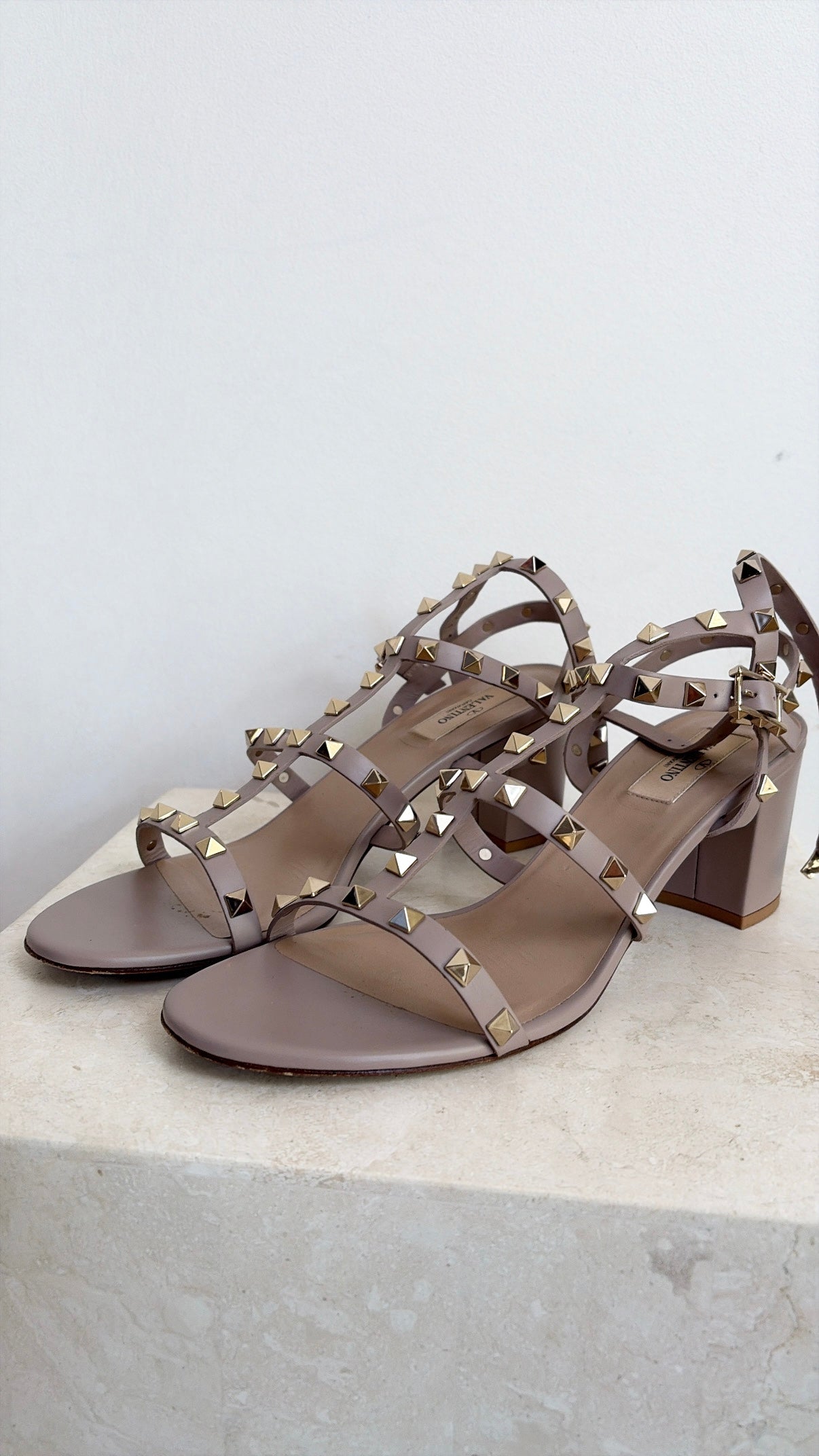 Valentino Garavani Rose Poudre Rockstud Caged Block Heel, 41