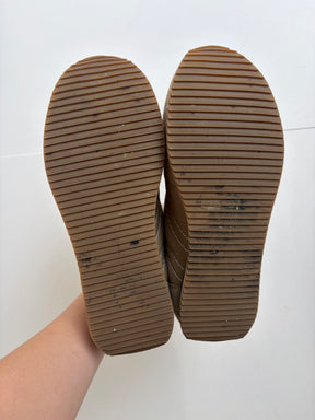 Totême Beige Nylon and Suede Quilted Runner, 37