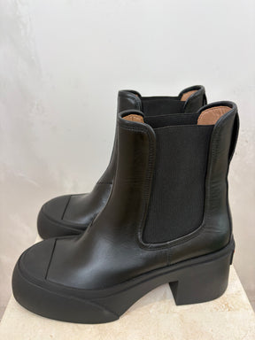 Marni Black Leather Ankle Boot, 40