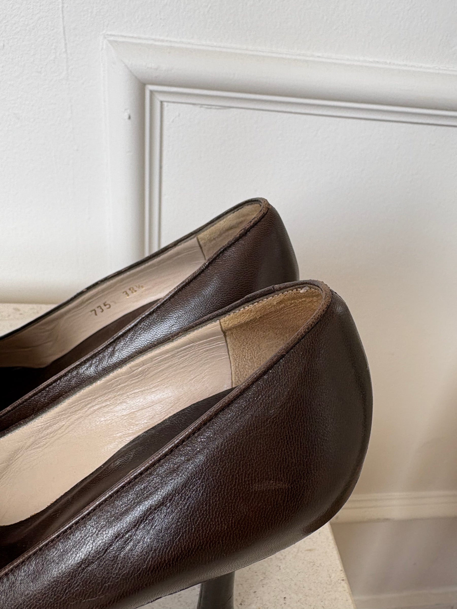 Chanel Brown Leather Pointed Pumps, 38.5