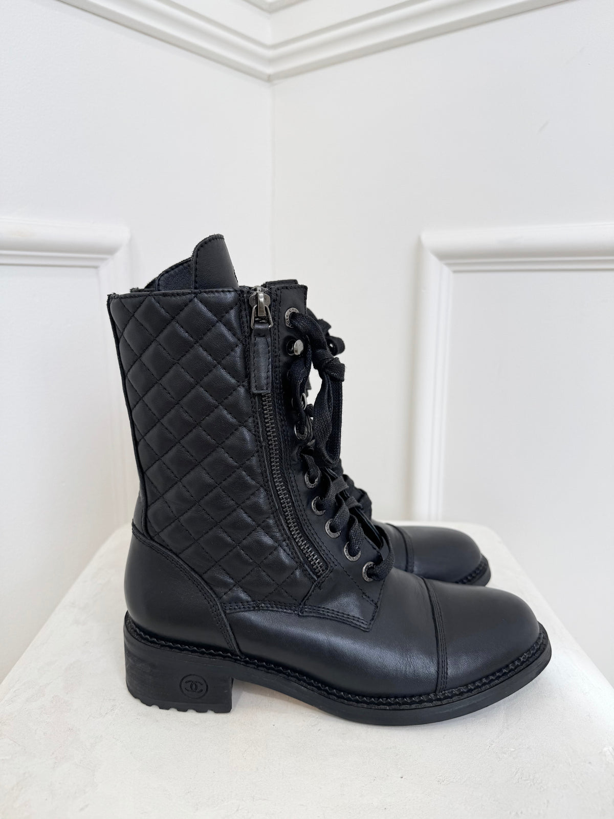 Chanel Black Leather Quilted Ankle Boots - COUNTERFEIT, 39 C