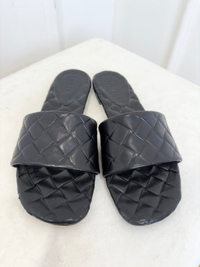 Bottega Veneta Amy Flat Sandals Black Leather, 38