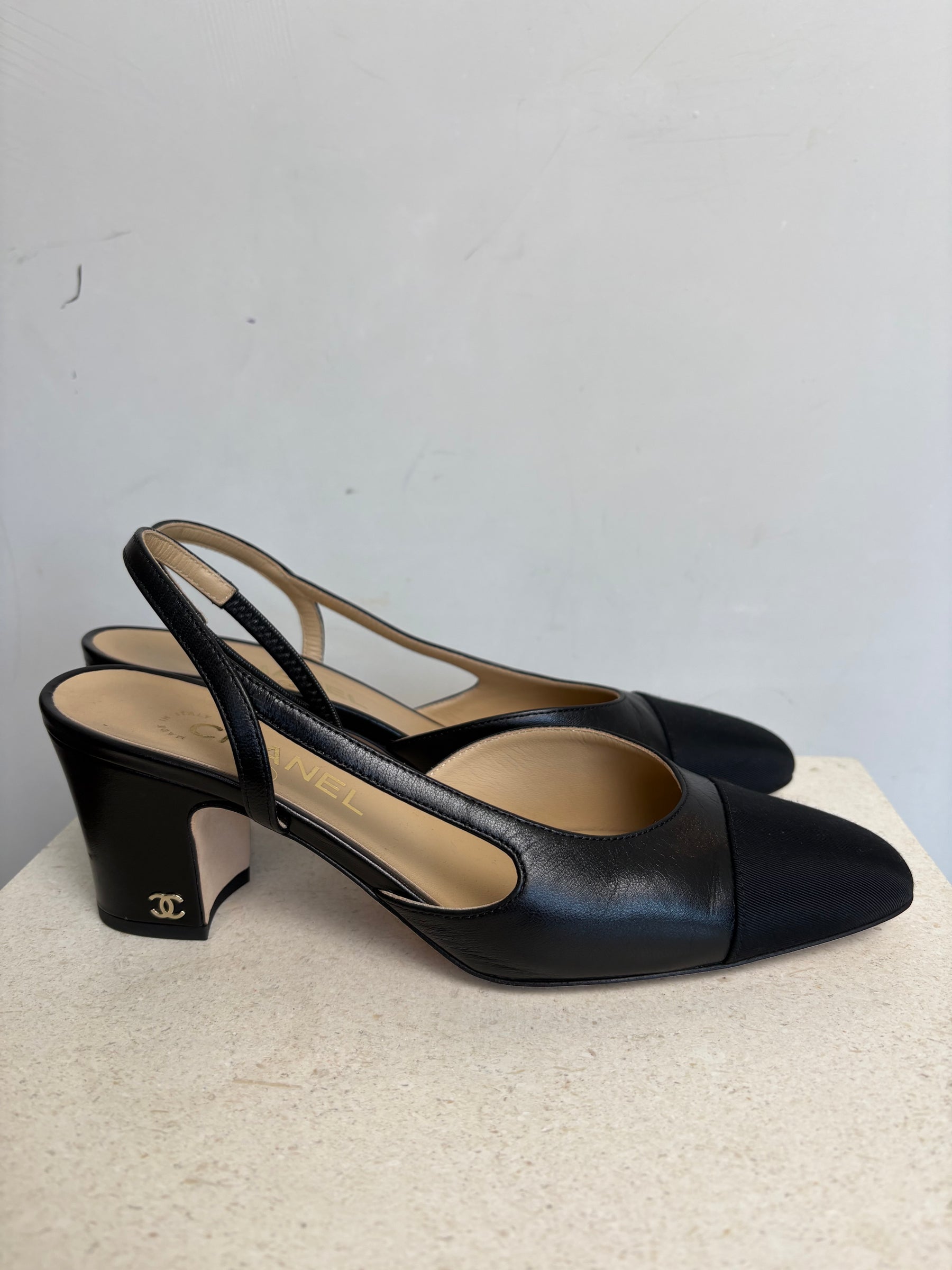 Chanel Black Leather and Grosgrain Slingback Heels, 38.5