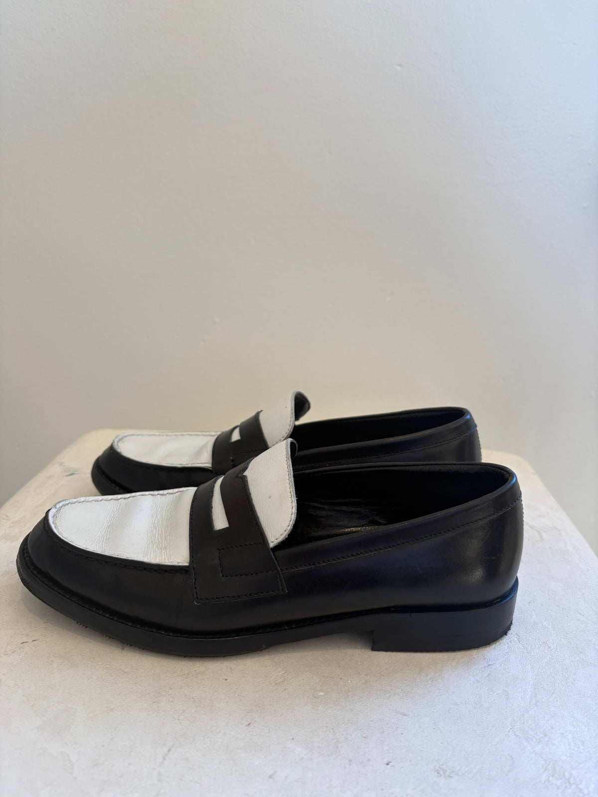 Saint Laurent Black and White Leather Loafers, 36
