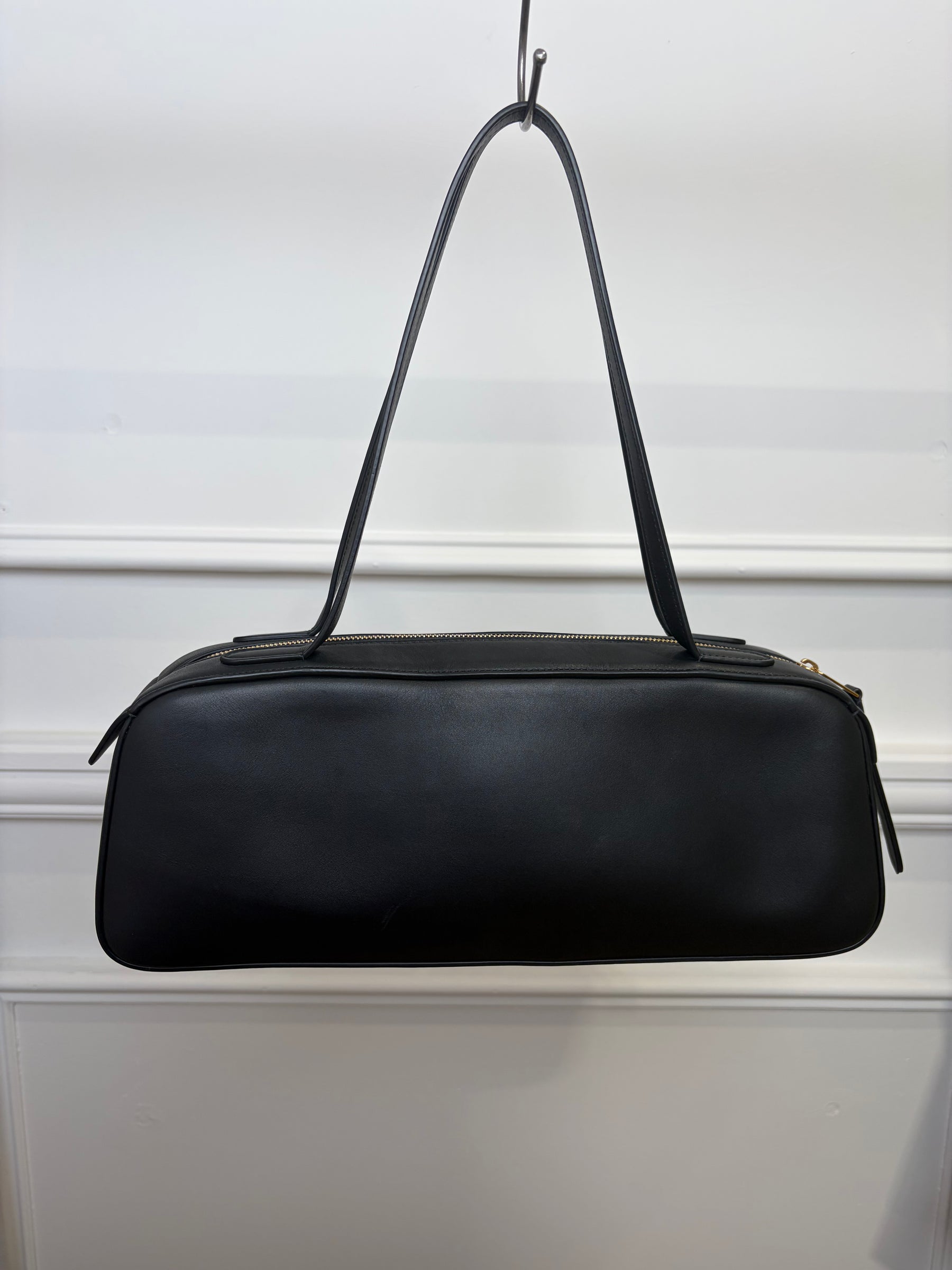 Khaite Simona Shoulder Bag In Black