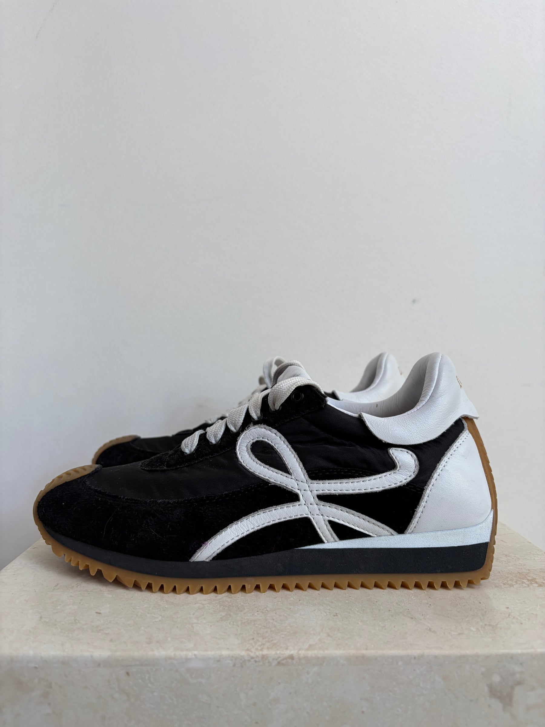 Loewe Black and White Flow Runners, 36