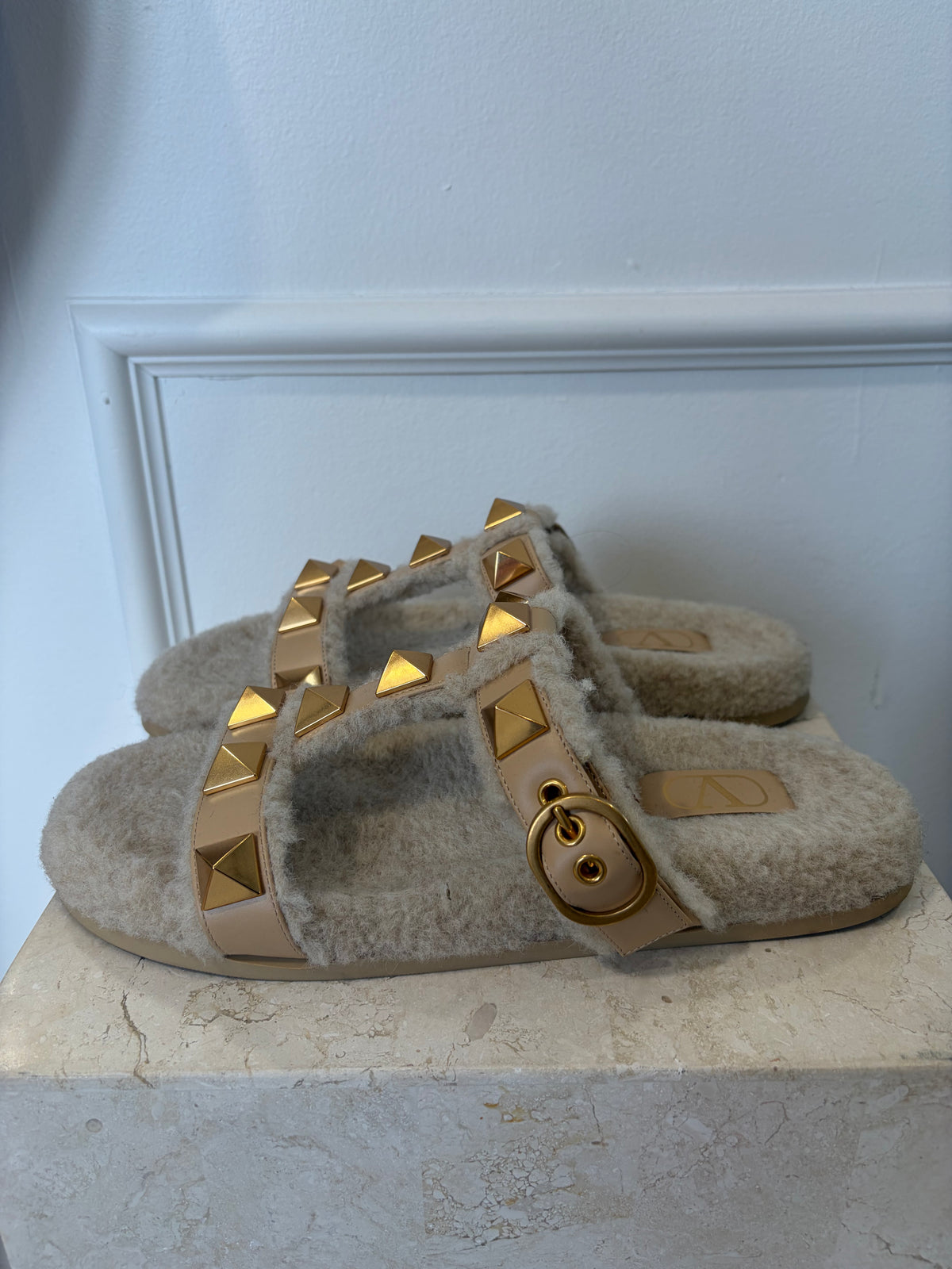 Valentino Garavani Beige Roman Stud Shearling Slides, 41.5