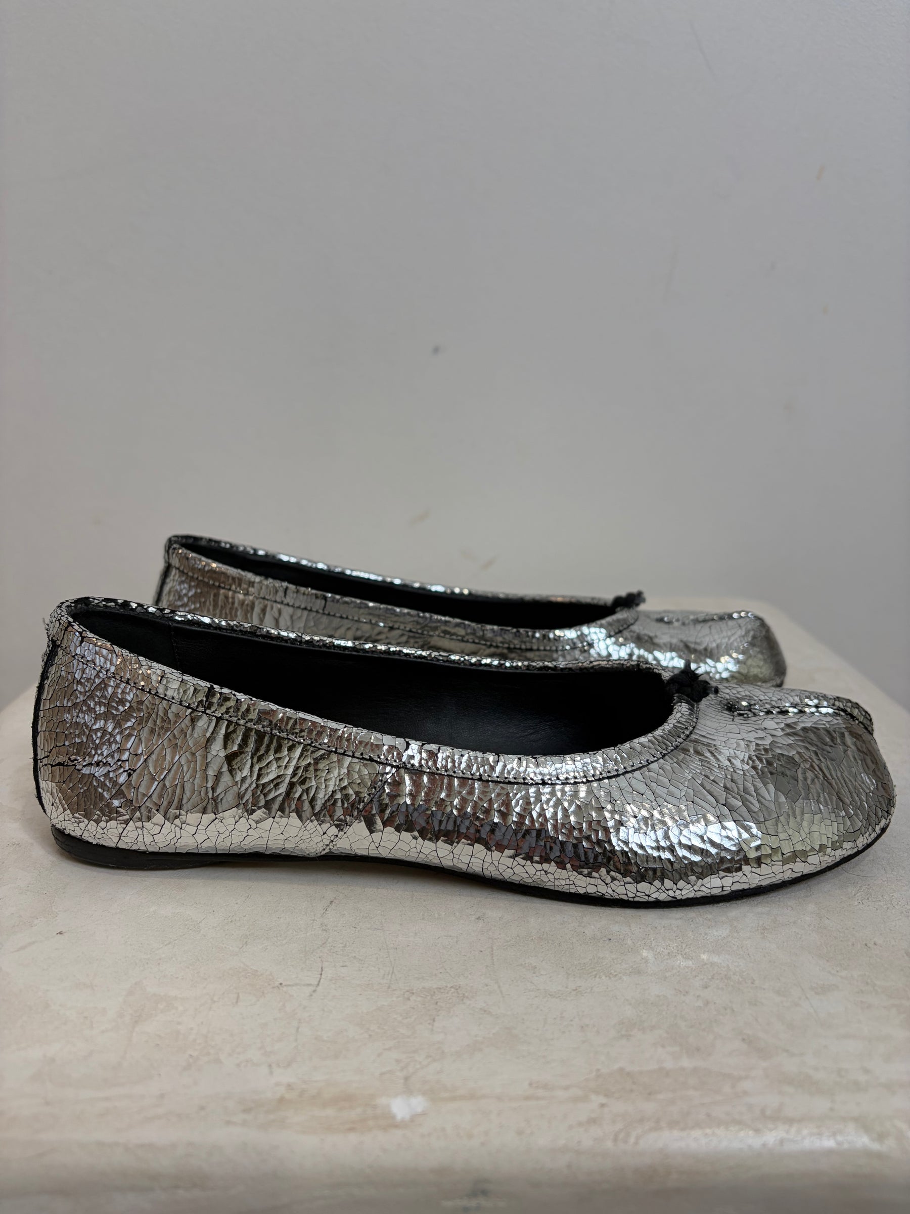 Maison Margiela Silver Crackled Leather Tabi Ballet Flats, 38
