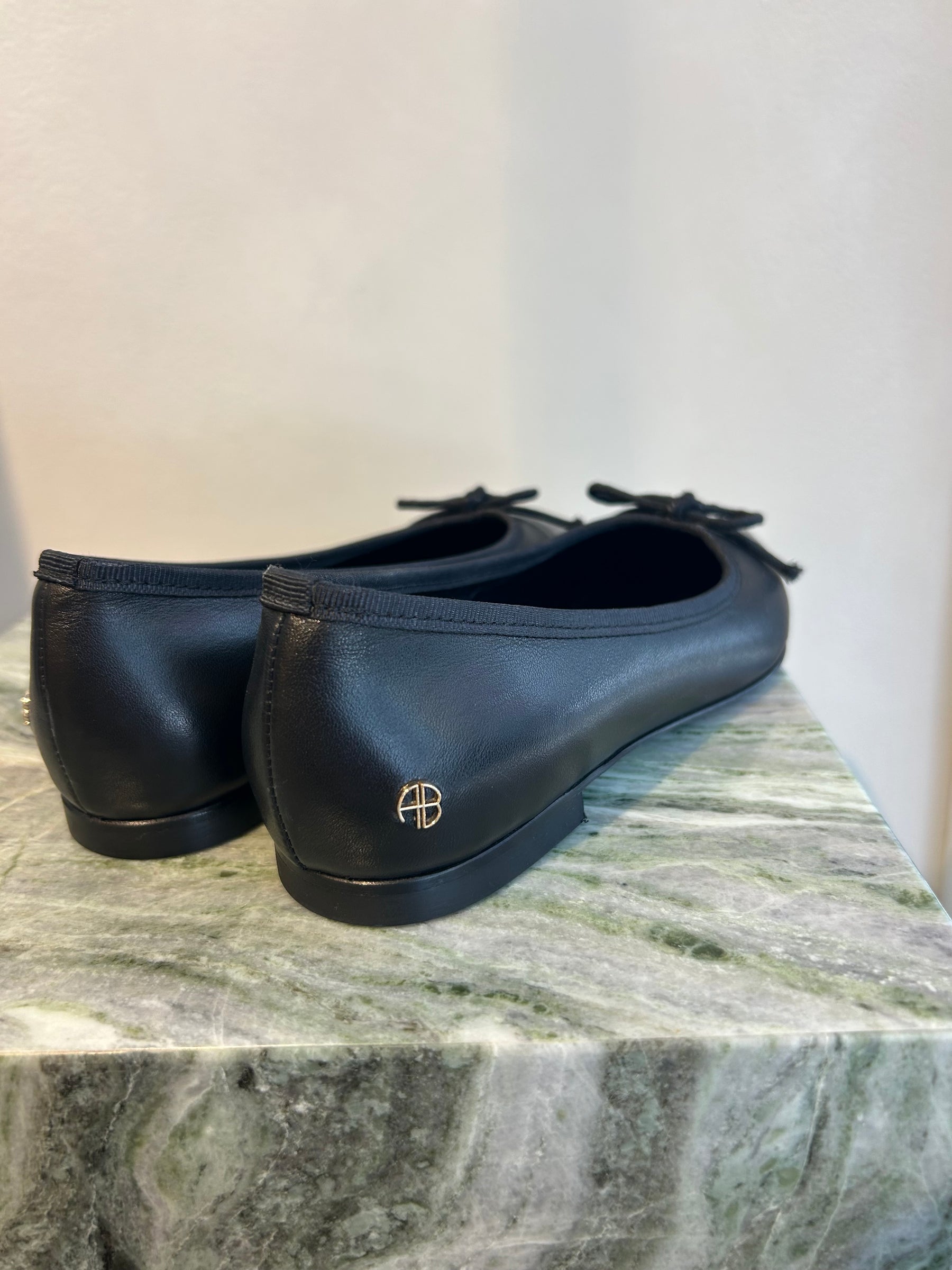 Anine Bing Black Leather Pointed FLats, 37