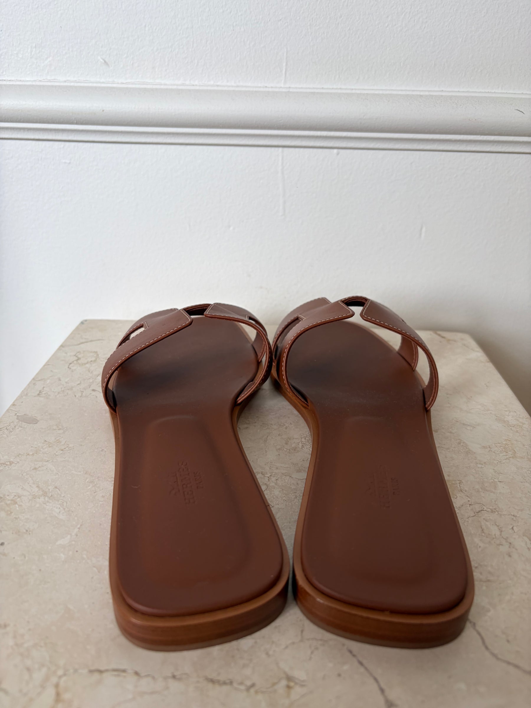 Hermès Tan Oran Sandals, 41
