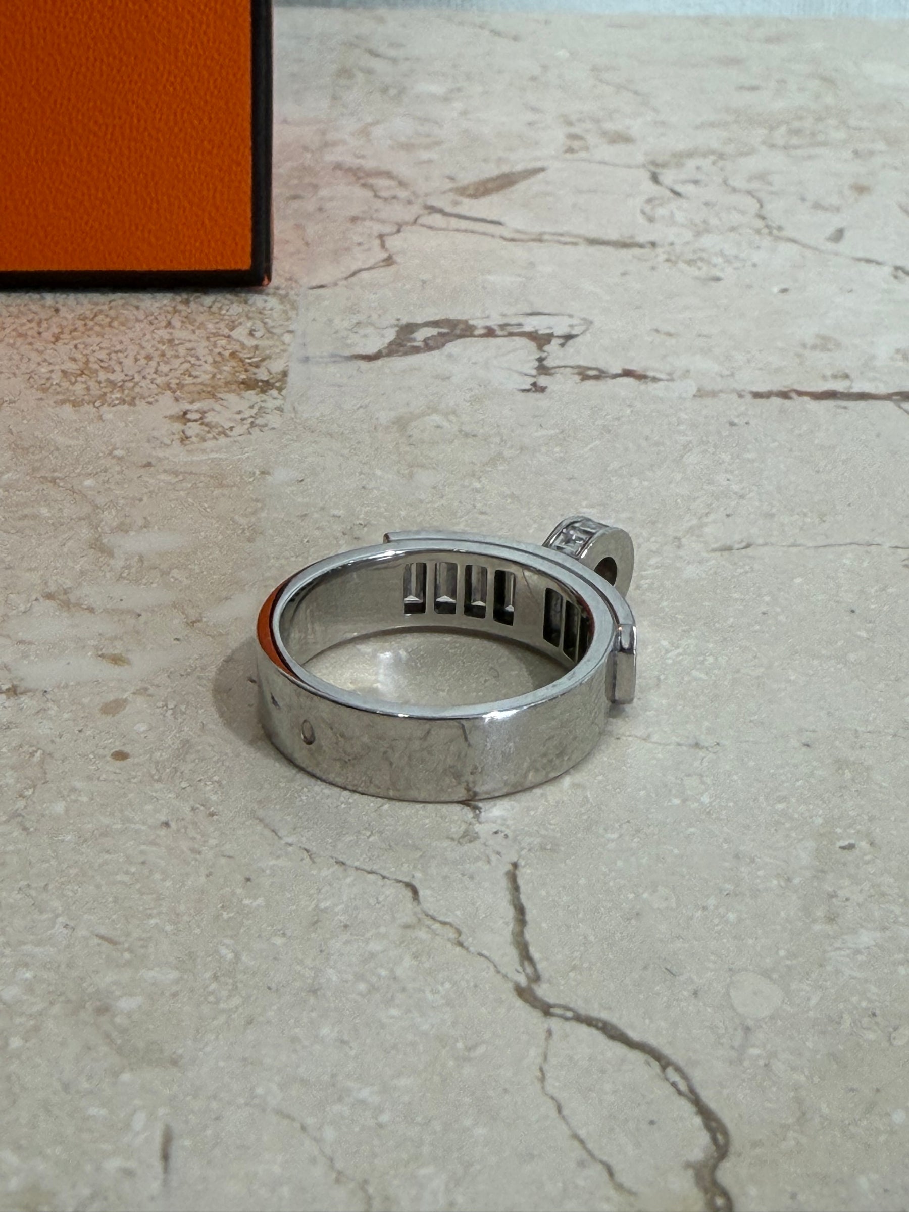 Hermès White Gold and Baguette Diamond Kelly Ring