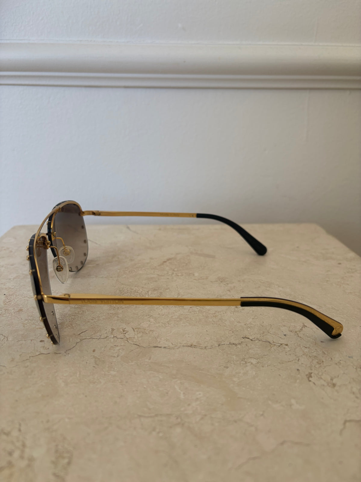Louis Vuitton The party Sunglasses Gold Studs