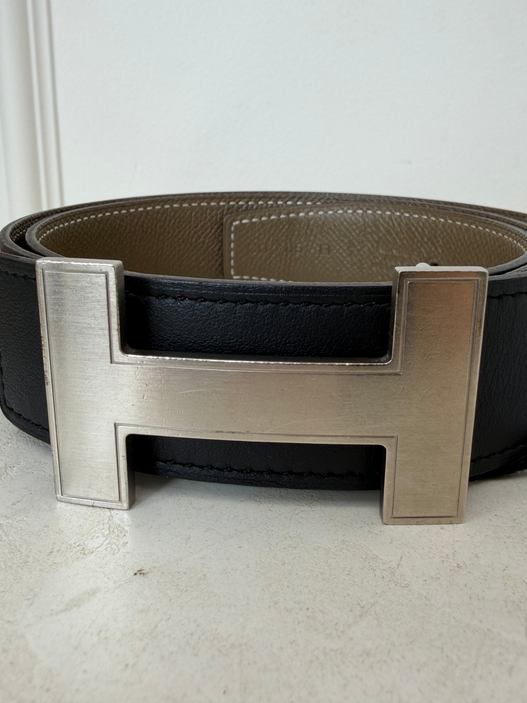 Hermès Black and Etoupe Leather Reversible H Belt, 85