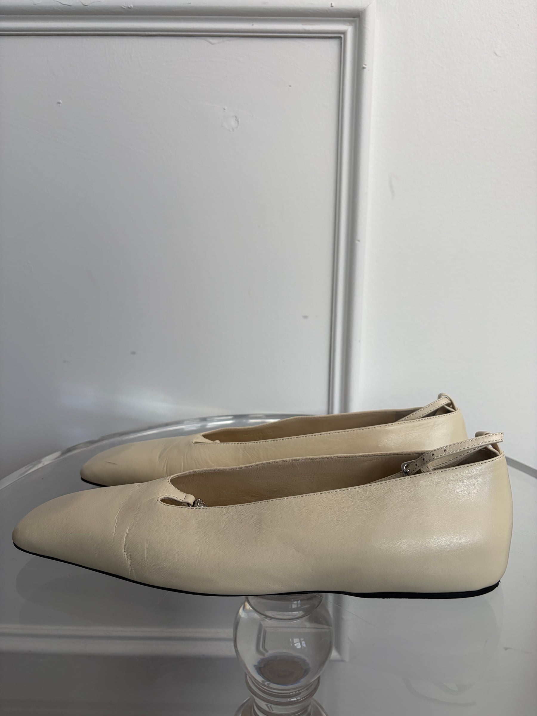 Jill Sandler Crystal Embellished Leather Ballet Flats In Cream, 37