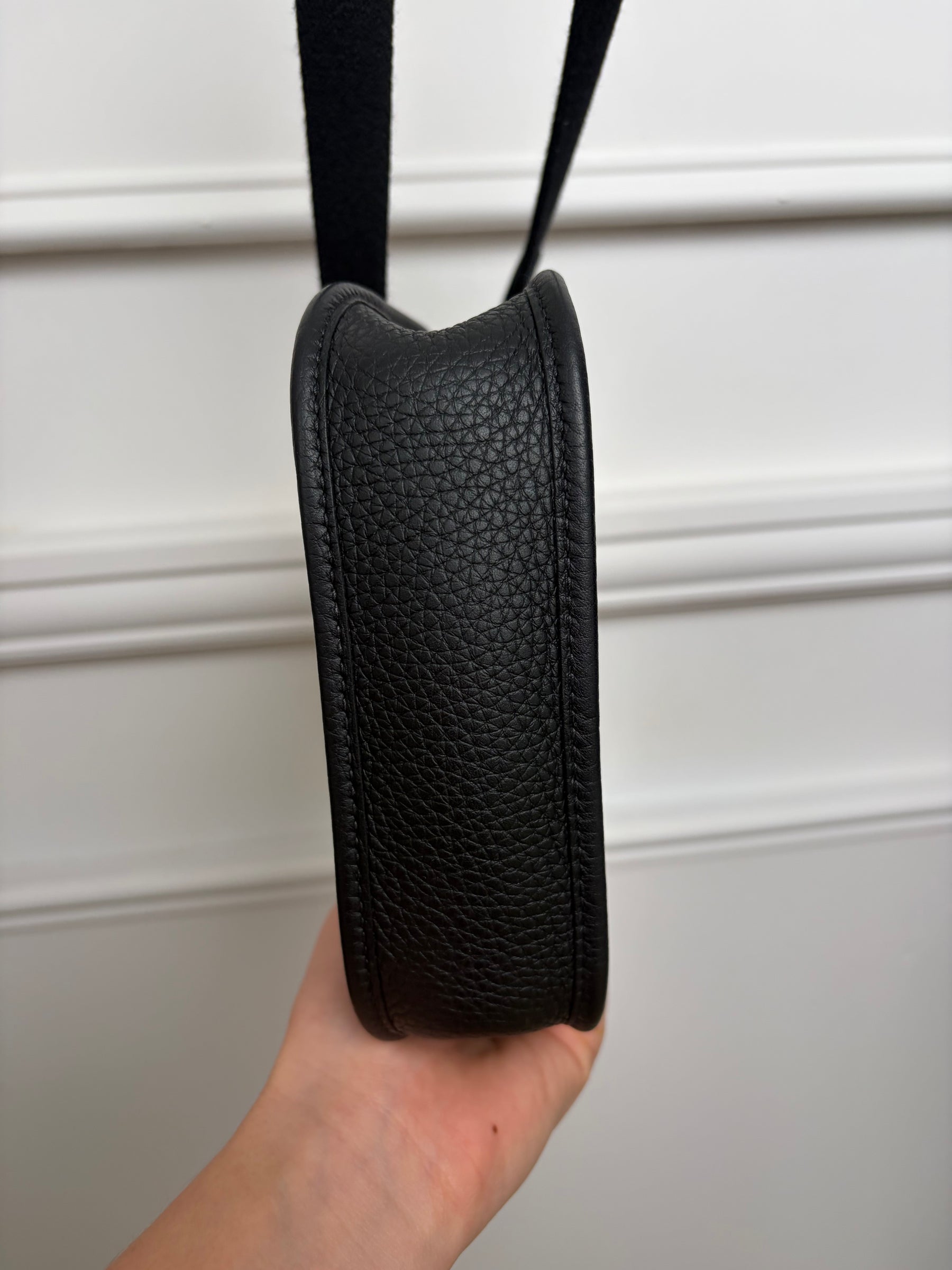 Hermès Evelyne 16 Min in Black Clemence Leather