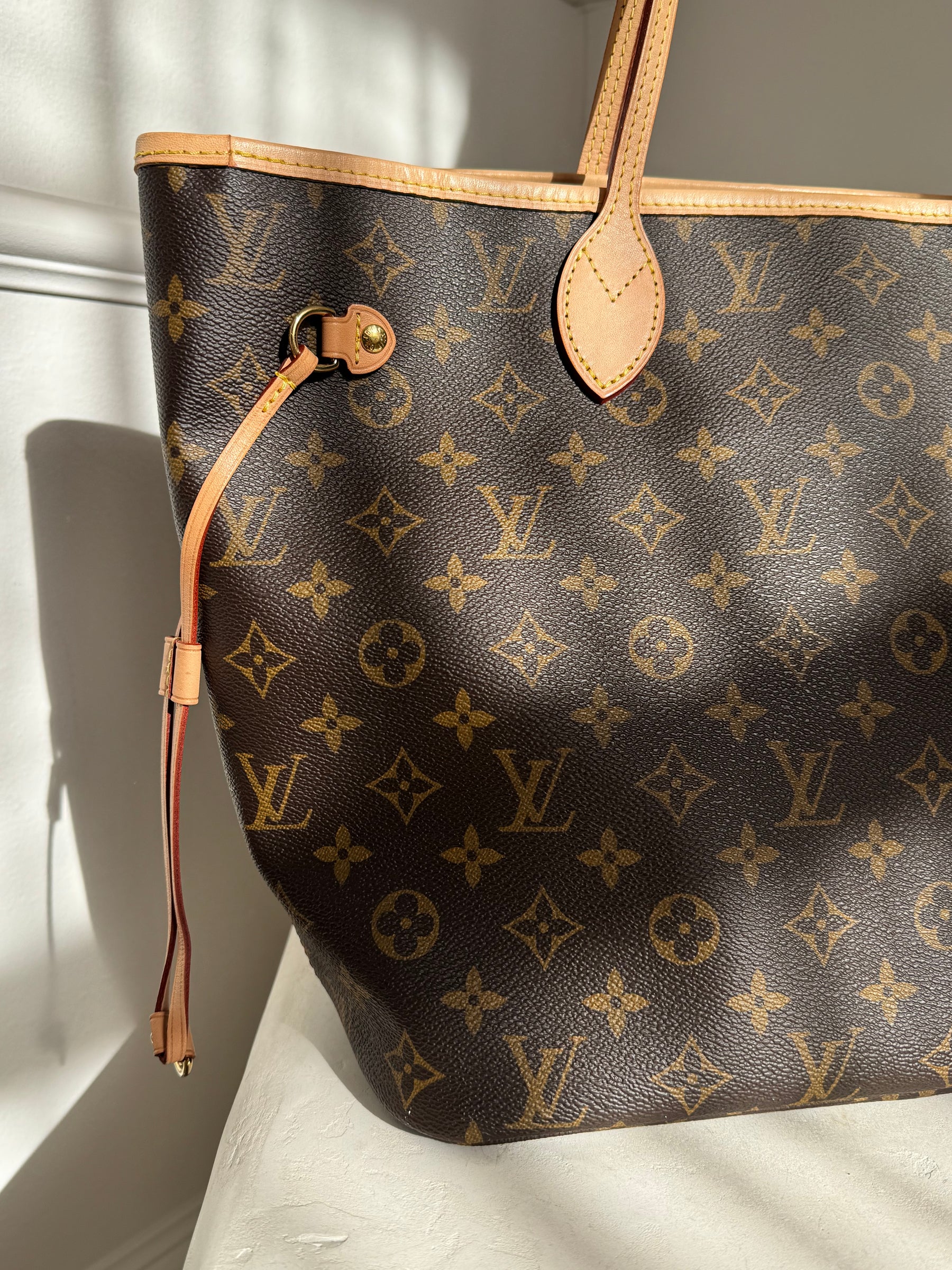 Louis Vuitton Canvas Monogram Neverfull MM Tote Bag