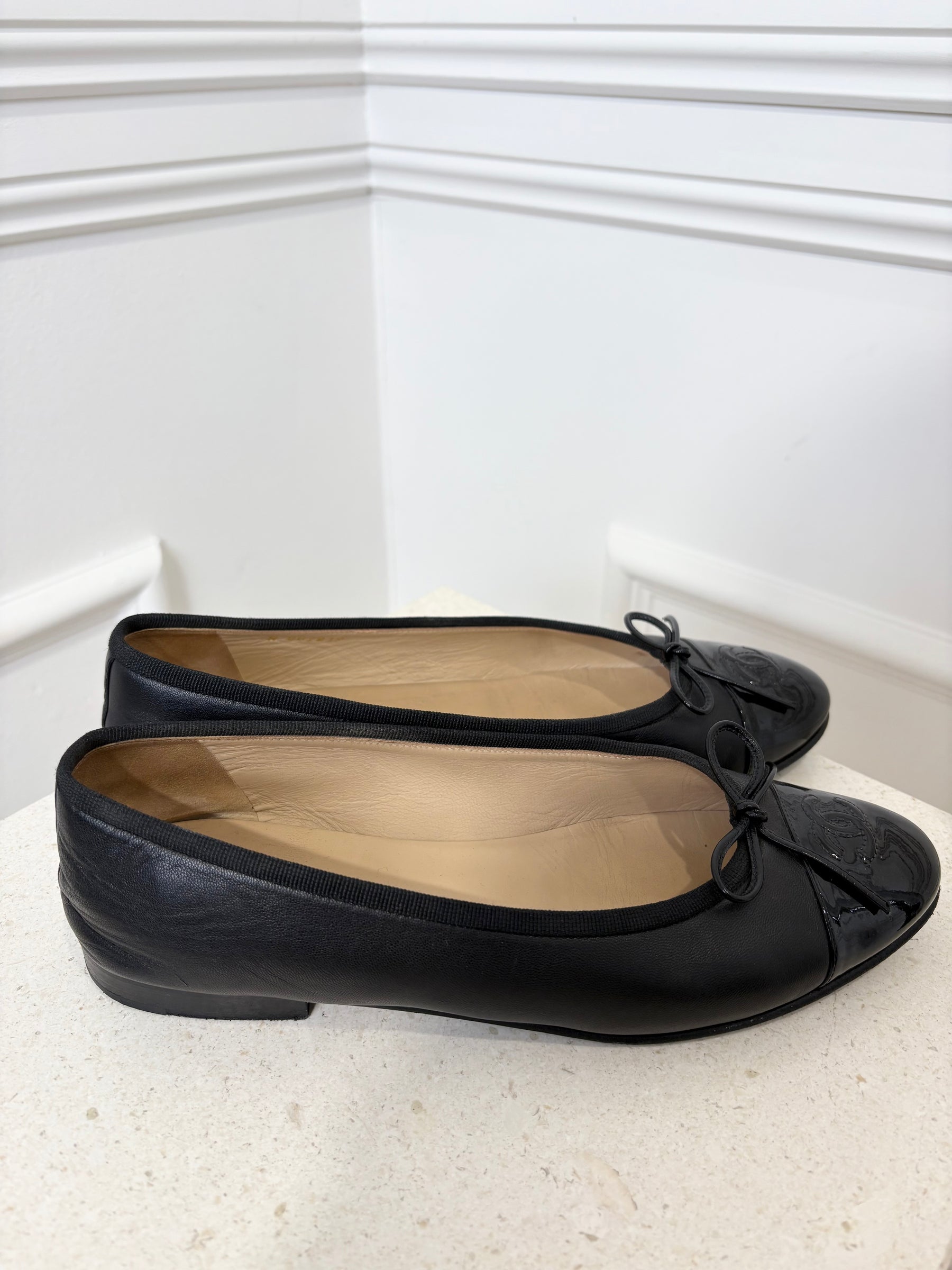 Chanel Black Leather Patent Cap Ballet Flat, 39 C