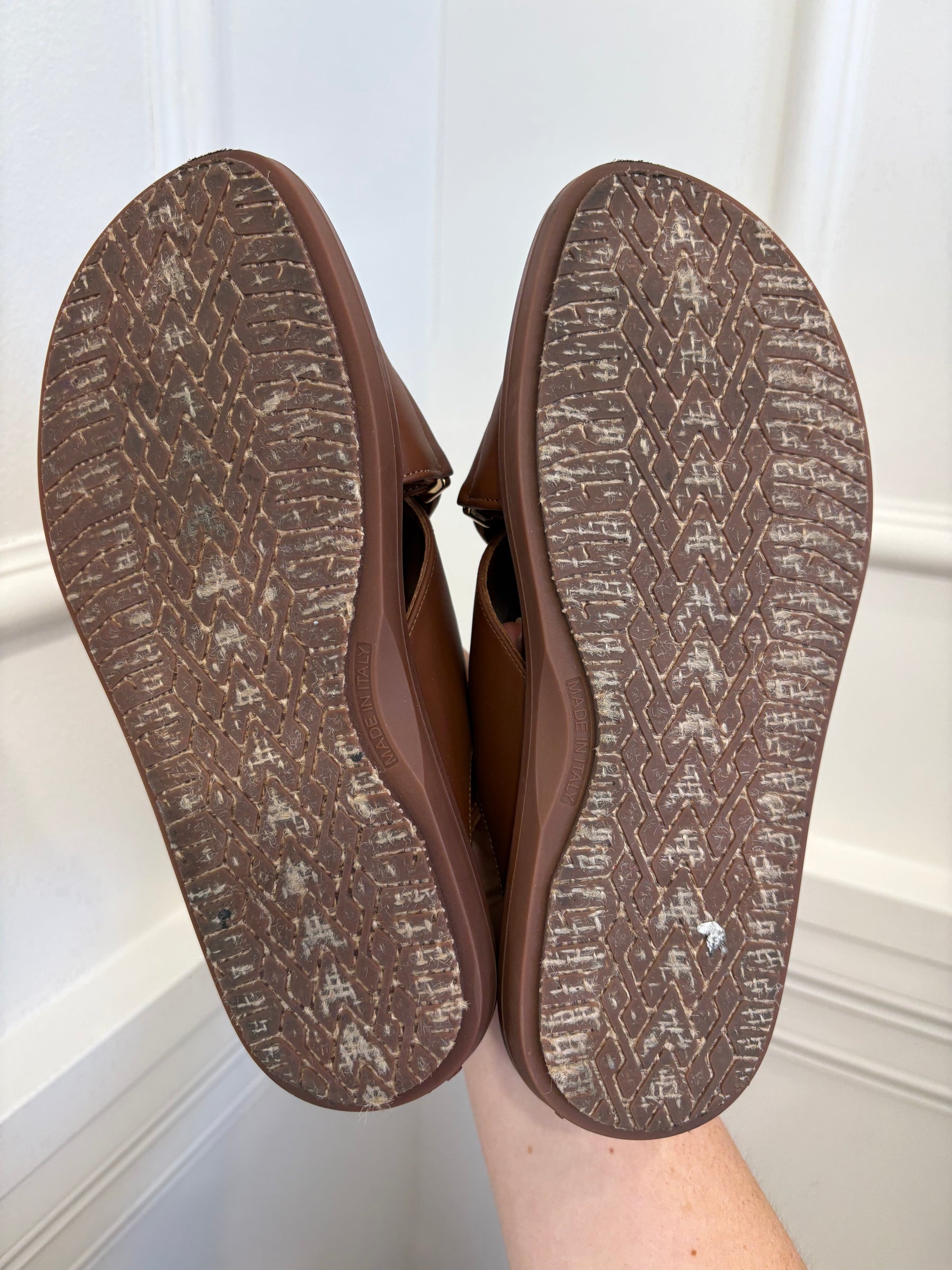 Marni Fussbett Criscross Sandal In Gold Brown, 35