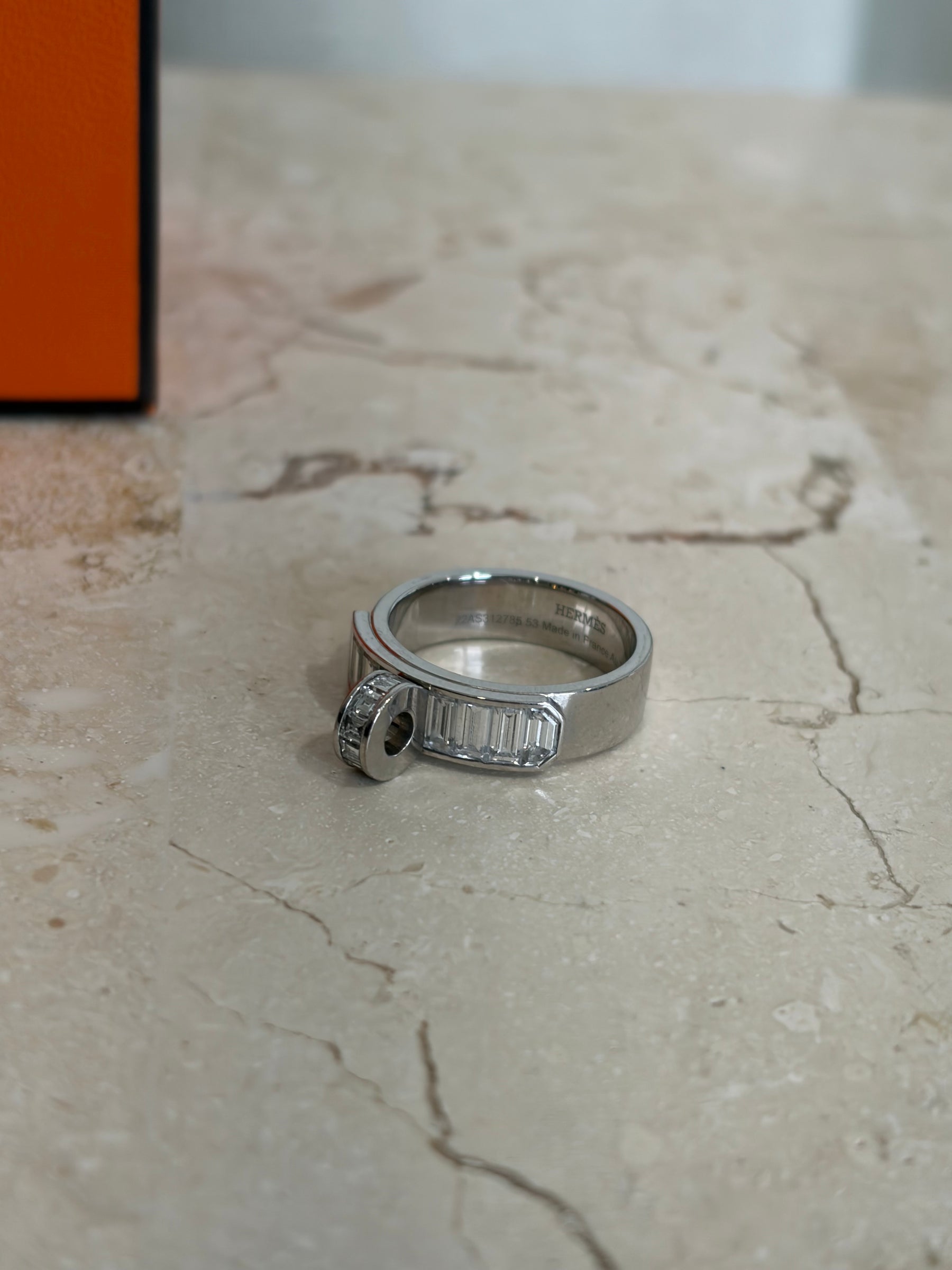 Hermès White Gold and Baguette Diamond Kelly Ring