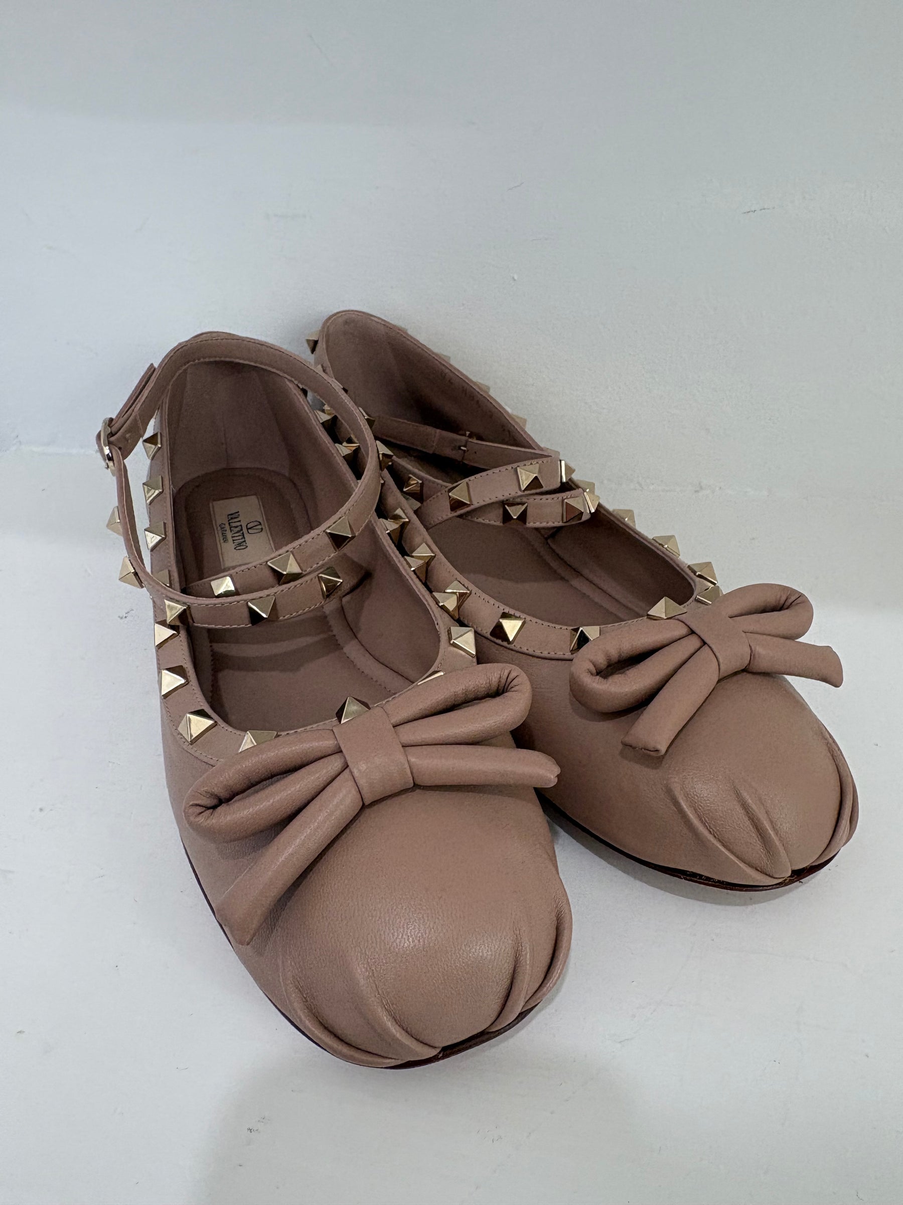 Valentino Garavani Rose Poudre Rockstud Ballerina Flats, 41.5
